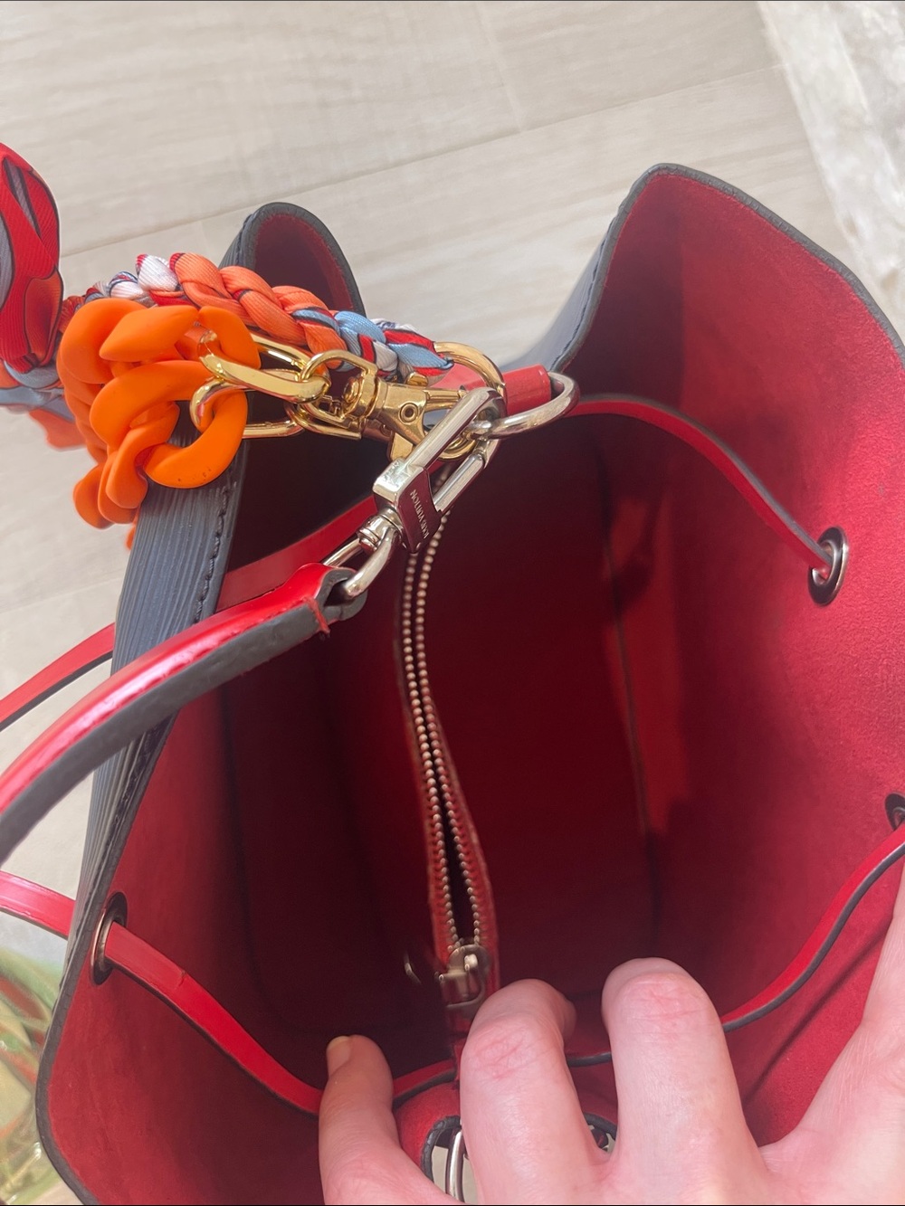 Louis Vuitton Epi Blue and Red Tote with two charms of scarf and chain Authentic - Picture 16 of 16